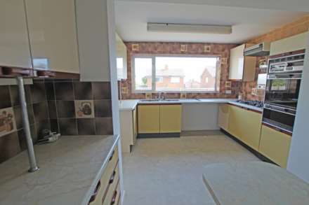 Bracken Road, Eastbourne, BN20 8SH, Image 5
