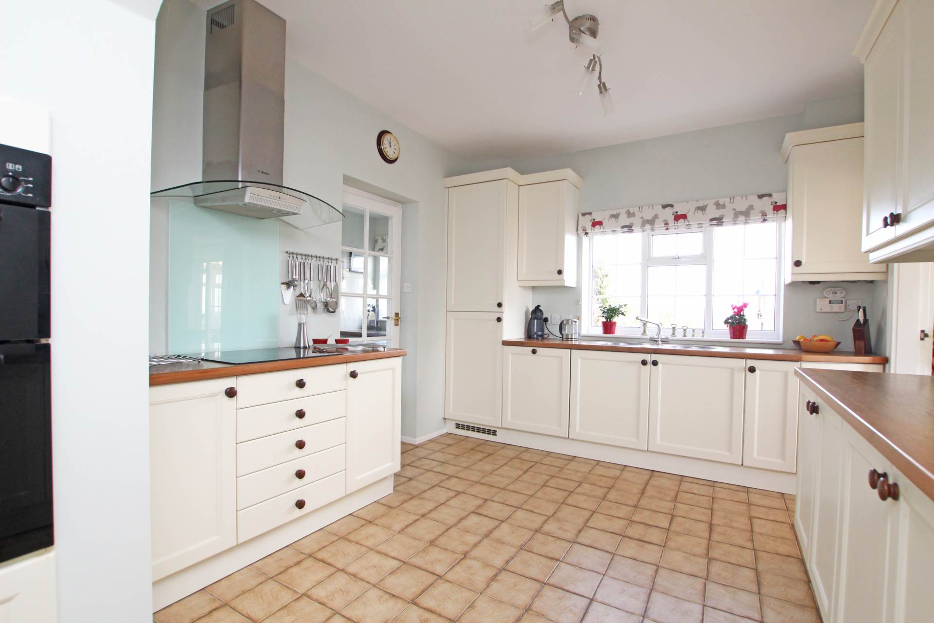 Warren Close, Friston, BN20 0EN, Image 16