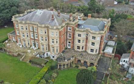 3 Bedroom Flat, Meads Road, Eastbourne, BN20 7QB