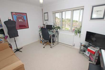 Lincoln Close, Eastbourne, BN20 7TZ, Image 16