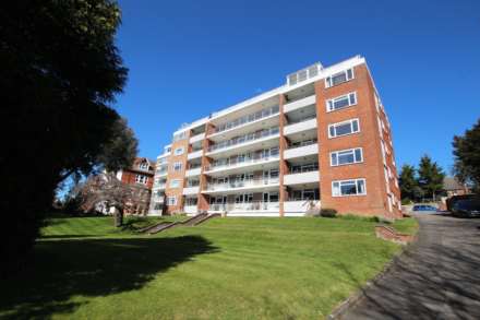 3 Bedroom Flat, Selwyn Road, Eastbourne, BN21 2LF