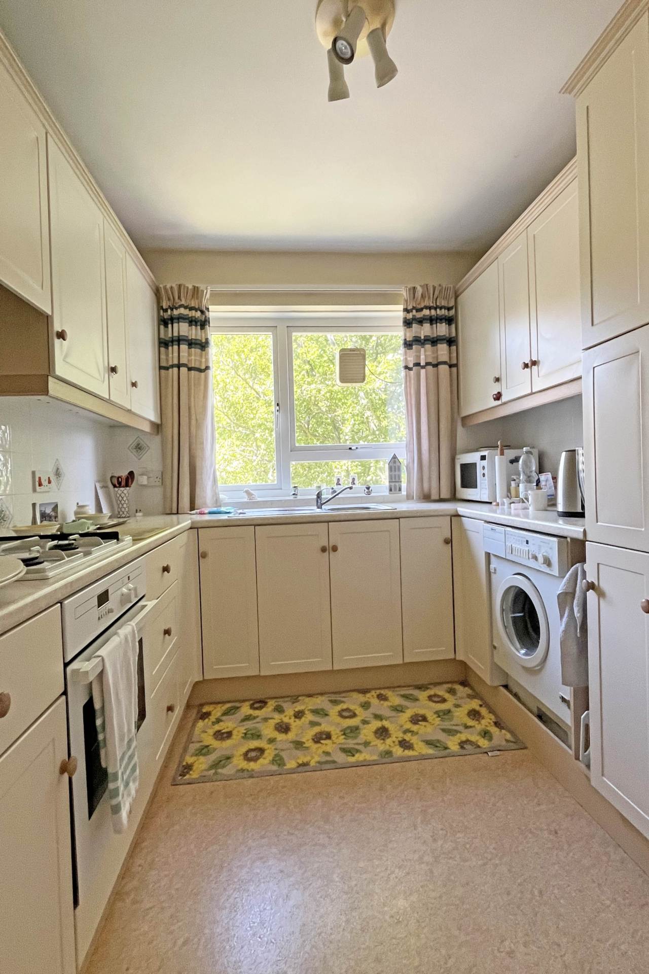 Compton Place Road, Eastbourne, BN21 1EE, Image 10