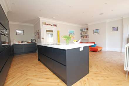 South Cliff Avenue, Eastbourne, BN20 7AH, Image 11