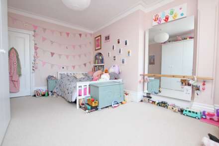 South Cliff Avenue, Eastbourne, BN20 7AH, Image 23