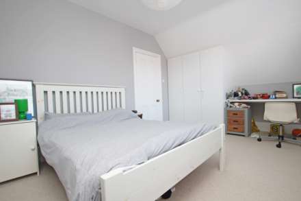 South Cliff Avenue, Eastbourne, BN20 7AH, Image 28