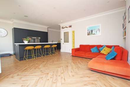 South Cliff Avenue, Eastbourne, BN20 7AH, Image 6