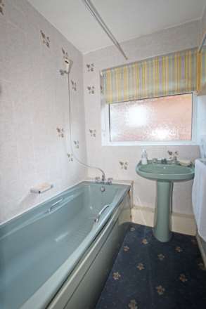 Hazelwood Avenue, Eastbourne, BN22 0SG, Image 10