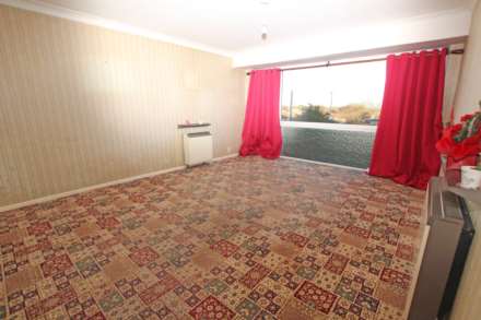 Hazelwood Avenue, Eastbourne, BN22 0SG, Image 2