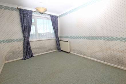 Hazelwood Avenue, Eastbourne, BN22 0SG, Image 5