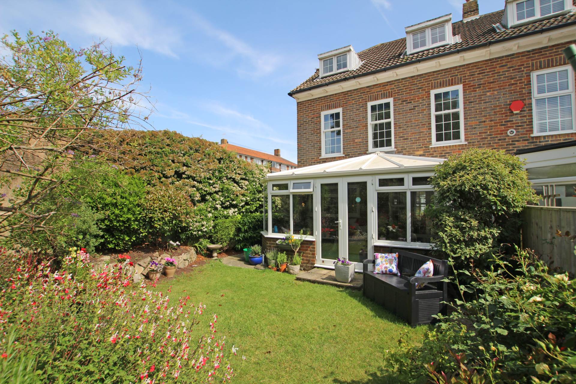 Chesterfield Gardens, Eastbourne, BN20 7NJ, Image 4