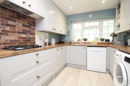 Chesterfield Gardens, Eastbourne, BN20 7NJ, Image 11