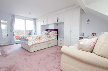 Chesterfield Gardens, Eastbourne, BN20 7NJ, Image 17