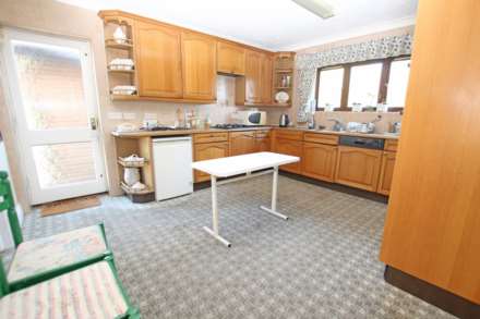 Saffrons Park, Eastbourne, BN20 7UX, Image 4