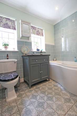 Willingdon Park Drive, Eastbourne, BN22 0DB, Image 10