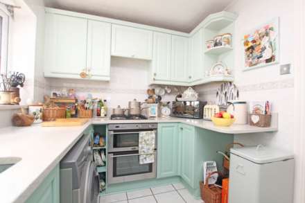 Willingdon Park Drive, Eastbourne, BN22 0DB, Image 13