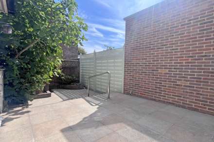 Chesterfield Road, Eastbourne, BN20 7NU, Image 21
