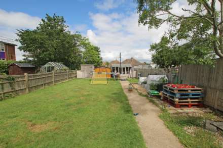 Broad Road, Eastbourne, BN20 9QX, Image 19