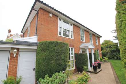 Chesterfield Road, Eastbourne, BN20 7NT, Image 26