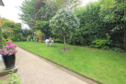 Chesterfield Road, Eastbourne, BN20 7NT, Image 28