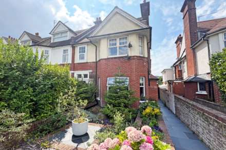 3 Bedroom Flat, Willingdon Road, Eastbourne, BN21 1TN