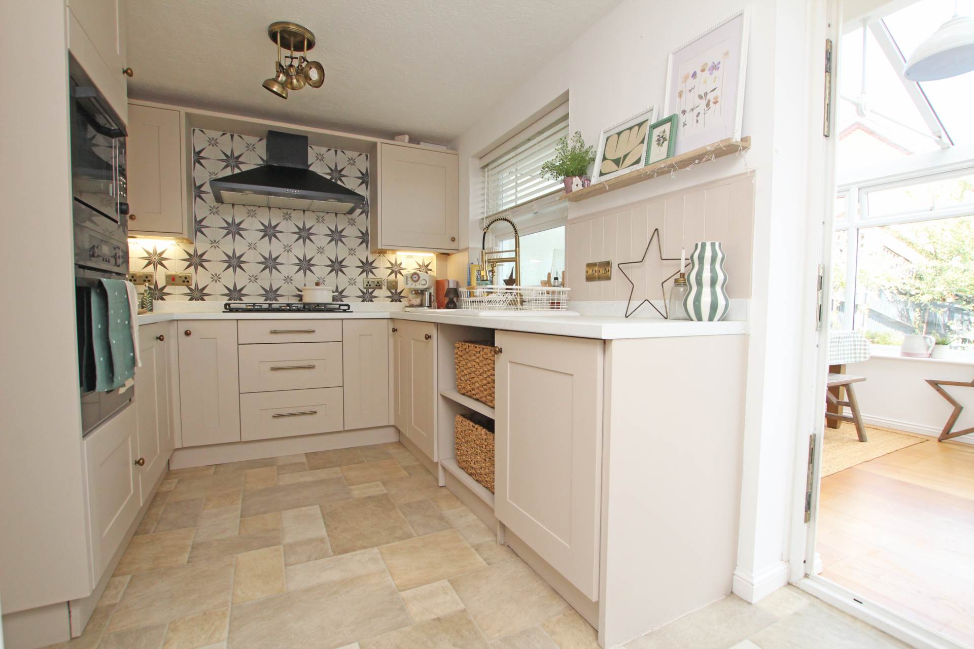 Glessing Road, Stone Cross, BN24 5FD, Image 3