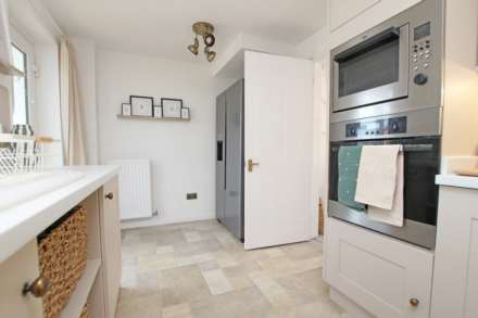 Glessing Road, Stone Cross, BN24 5FD, Image 18