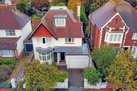 Ashburnham Gardens, Eastbourne, BN21 2NA, Image 2