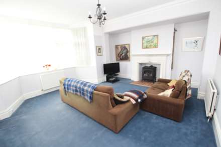 Ashburnham Gardens, Eastbourne, BN21 2NA, Image 3