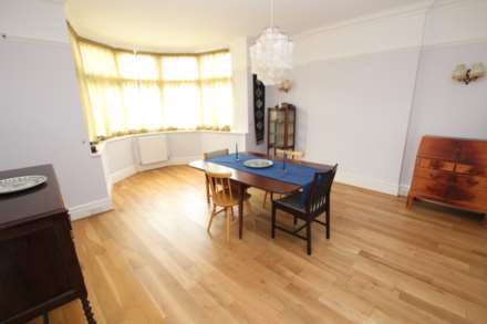 Ashburnham Gardens, Eastbourne, BN21 2NA, Image 4