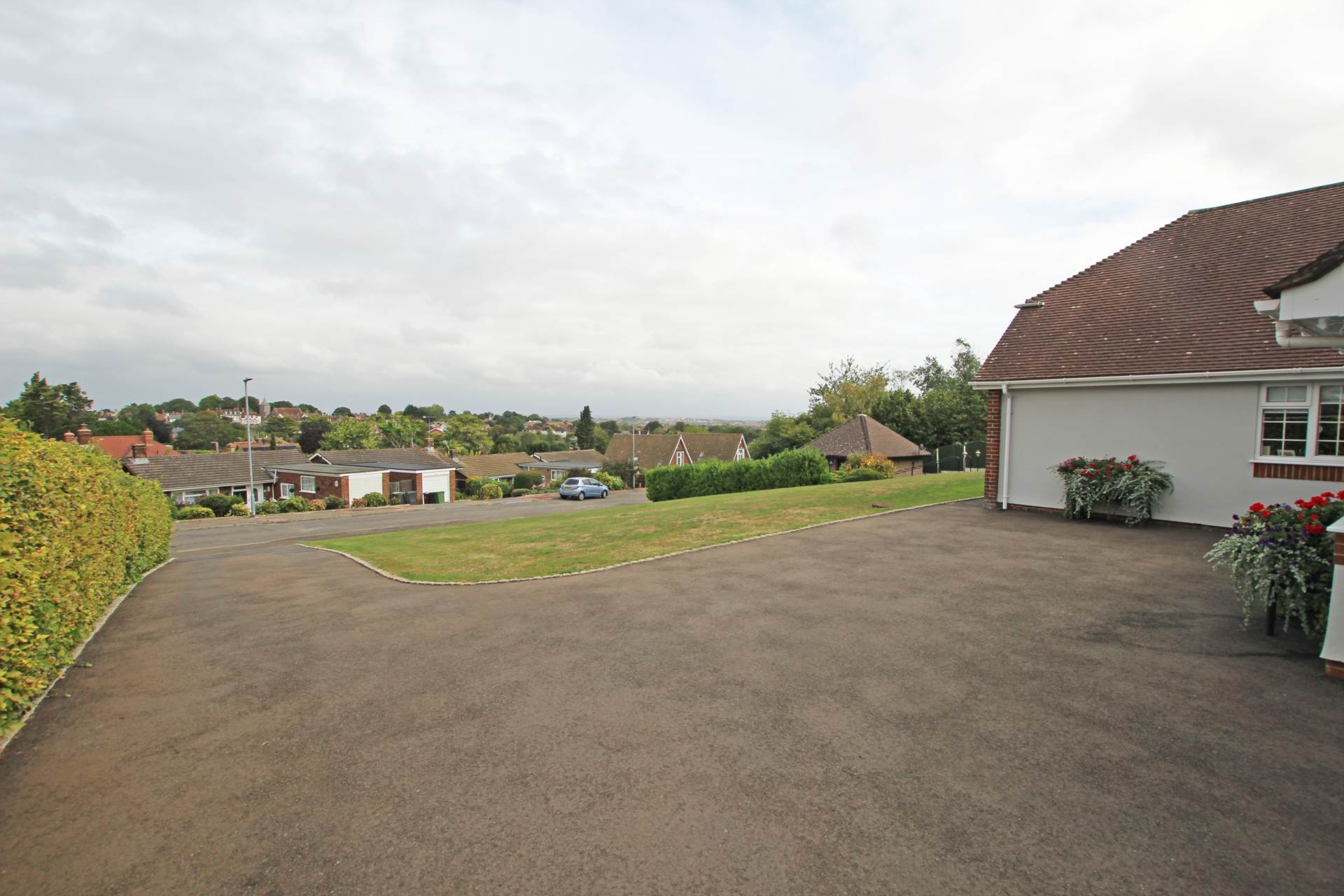 Buckhurst Close, Eastbourne, BN20 9EF, Image 37