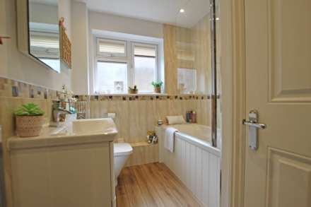 Buckhurst Close, Eastbourne, BN20 9EF, Image 18