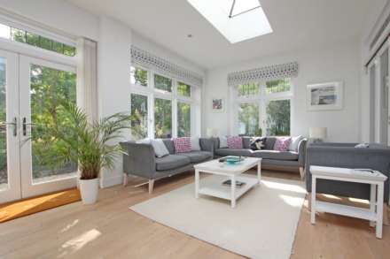 Prideaux Road, Eastbourne, BN21 2NB, Image 3