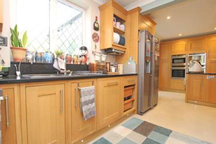 Kings Drive, Eastbourne, BN21 2YB, Image 15