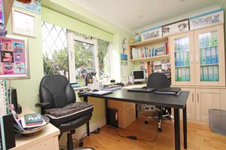 Kings Drive, Eastbourne, BN21 2YB, Image 20