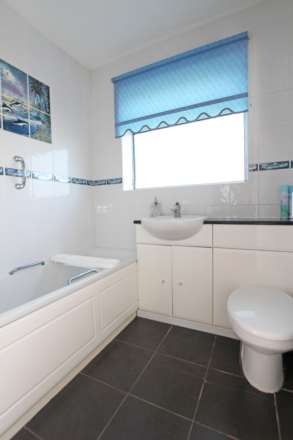 Wenthill Gardens, Lower Willingdon, BN22 0EX, Image 10