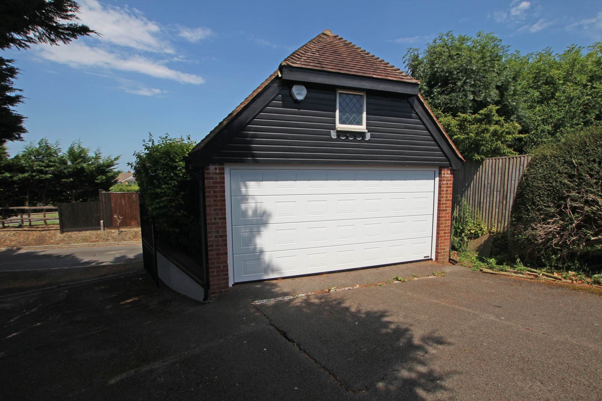 The Close, Off Huggetts Lane, Eastbourne, BN22 0LJ, Image 35