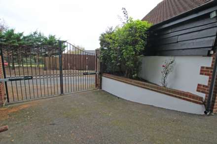 The Close, Off Huggetts Lane, Eastbourne, BN22 0LJ, Image 23