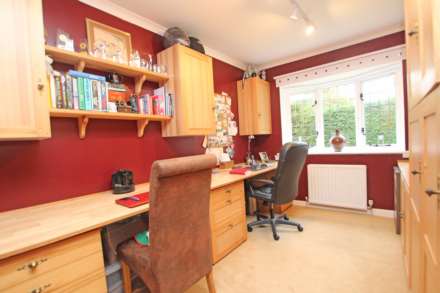 The Close, Off Huggetts Lane, Eastbourne, BN22 0LJ, Image 28