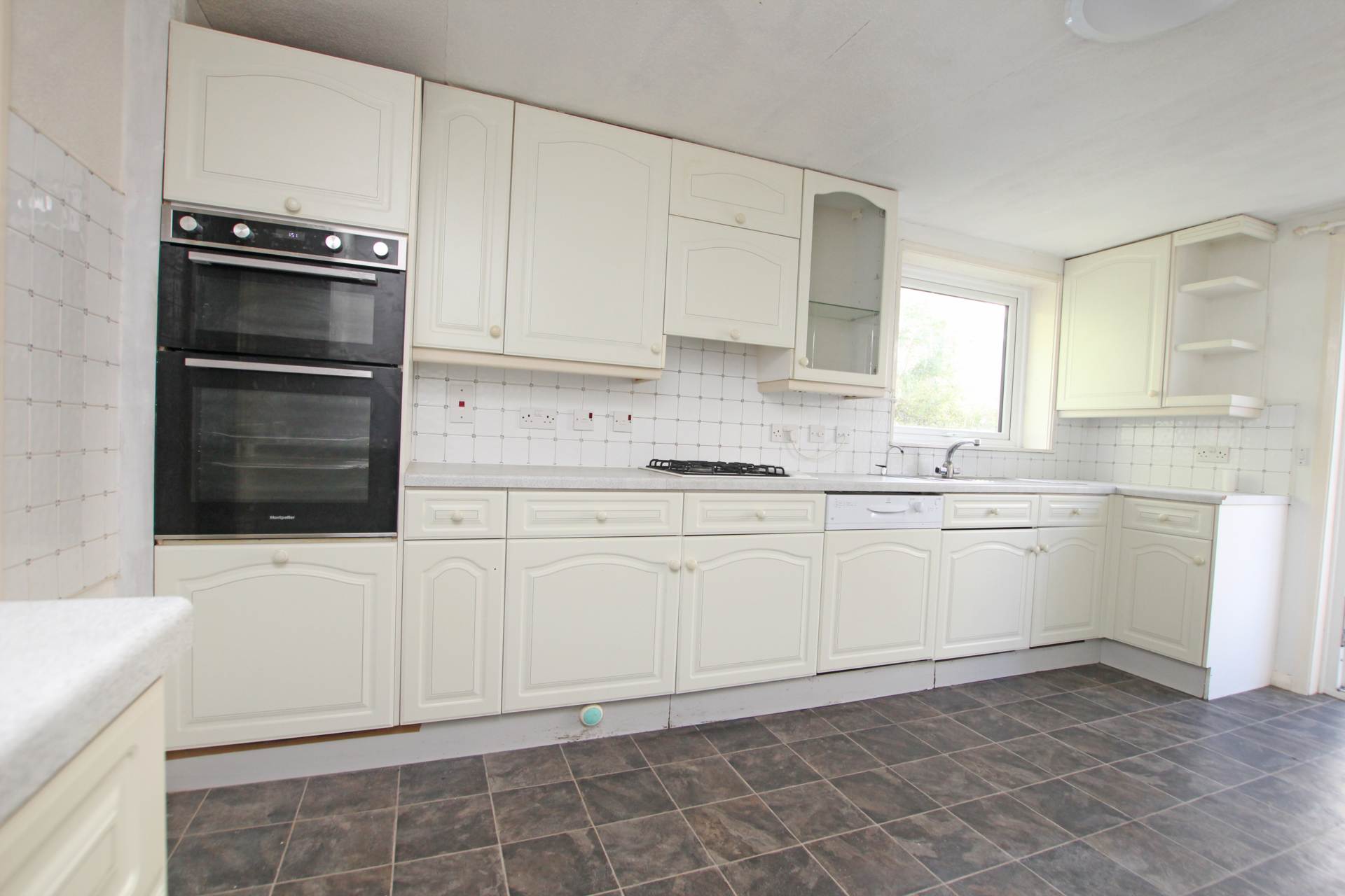 West Terrace, Eastbourne, BN21 4QX, Image 14