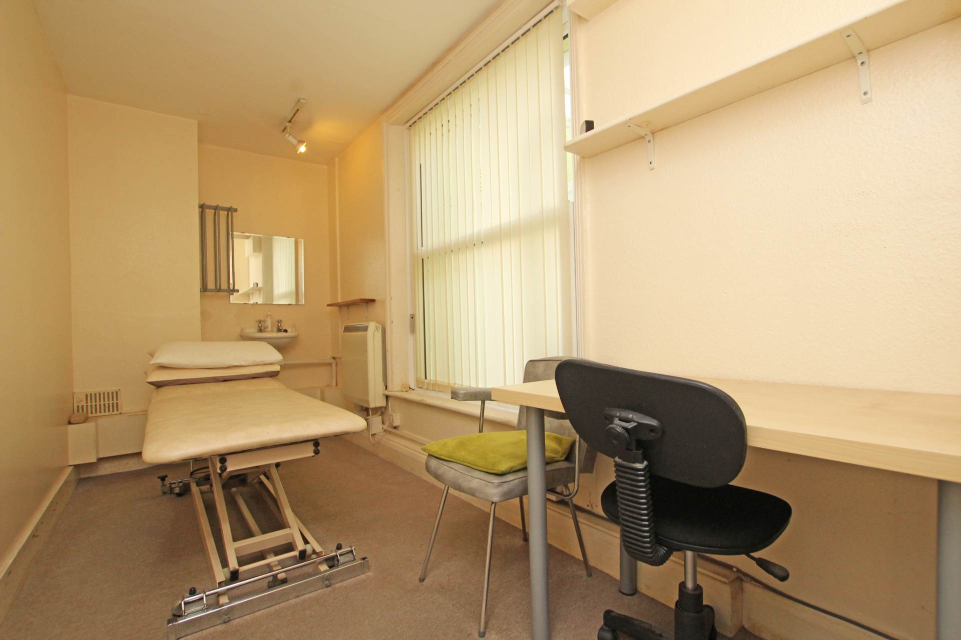 West Terrace, Eastbourne, BN21 4QX, Image 17