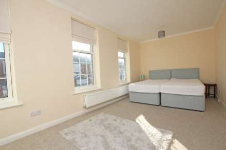 Chesterfield Gardens, Eastbourne, BN20 7NJ, Image 13