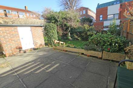 Chesterfield Gardens, Eastbourne, BN20 7NJ, Image 20