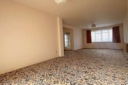 Oxendean Gardens, Eastbourne, BN22 0RP, Image 11