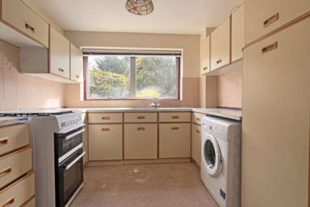 Oxendean Gardens, Eastbourne, BN22 0RP, Image 3