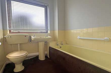 Oxendean Gardens, Eastbourne, BN22 0RP, Image 8