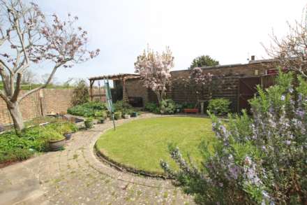 Oxendean Gardens, Eastbourne, BN22 0RS, Image 6