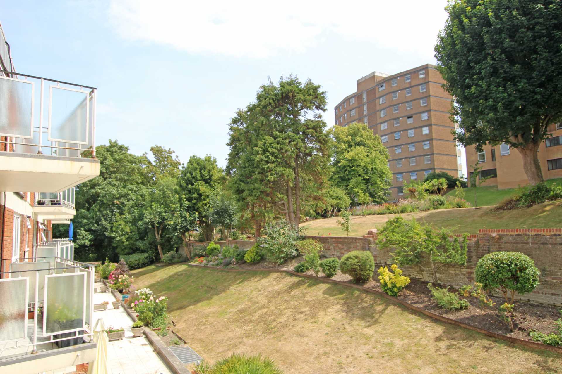 Silverdale Road, Eastbourne, BN20 7AQ, Image 14