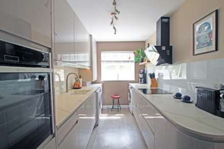 Silverdale Road, Eastbourne, BN20 7AQ, Image 9