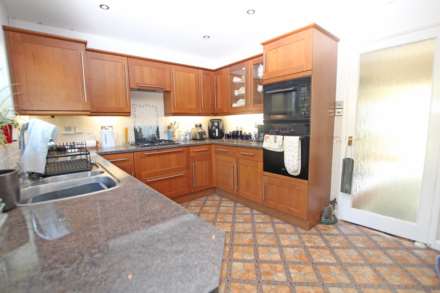 Cranborne Avenue, Eastbourne, BN20 7TT, Image 4