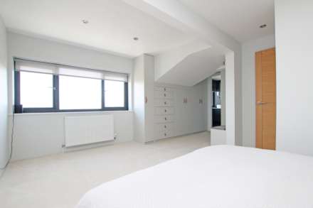 Abbey Road, Eastbourne, BN20 8TE, Image 25